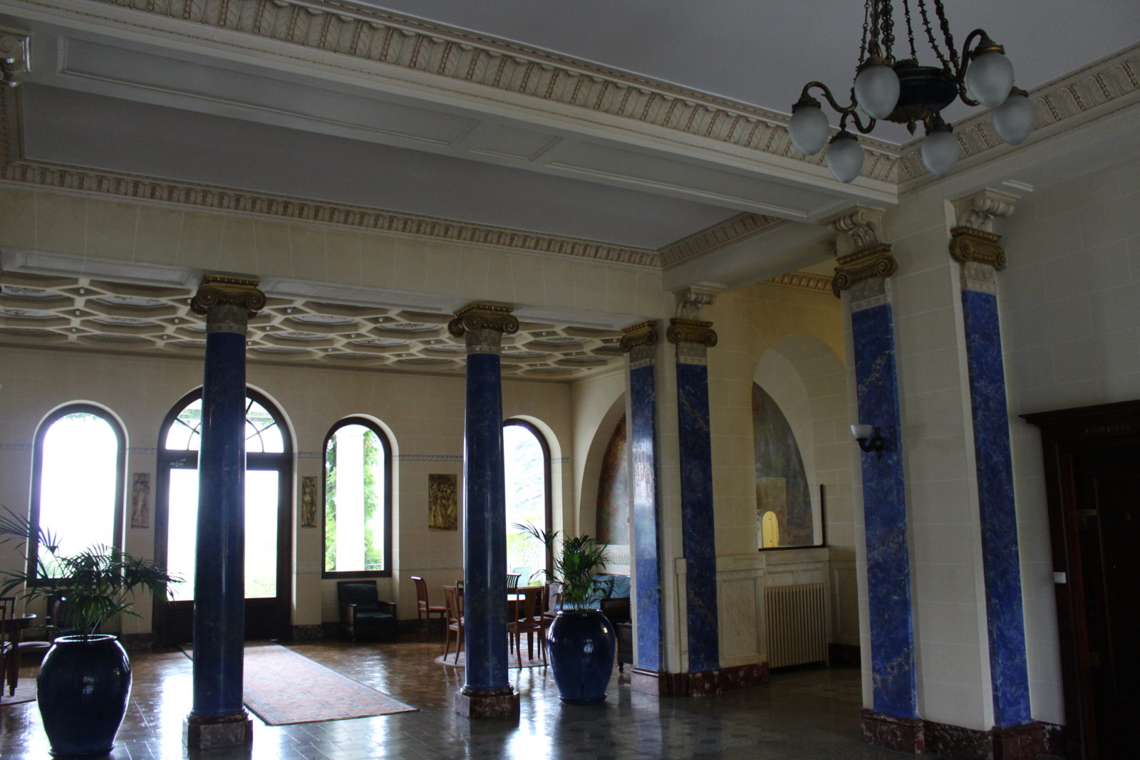 Aix-les-Bains, vue sur le salon du Splendide