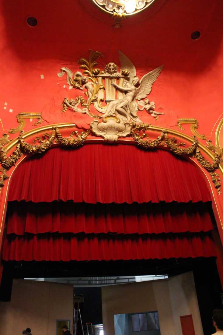 Aix-les-Bains théâtre du casino grand cercle rideau rouge 