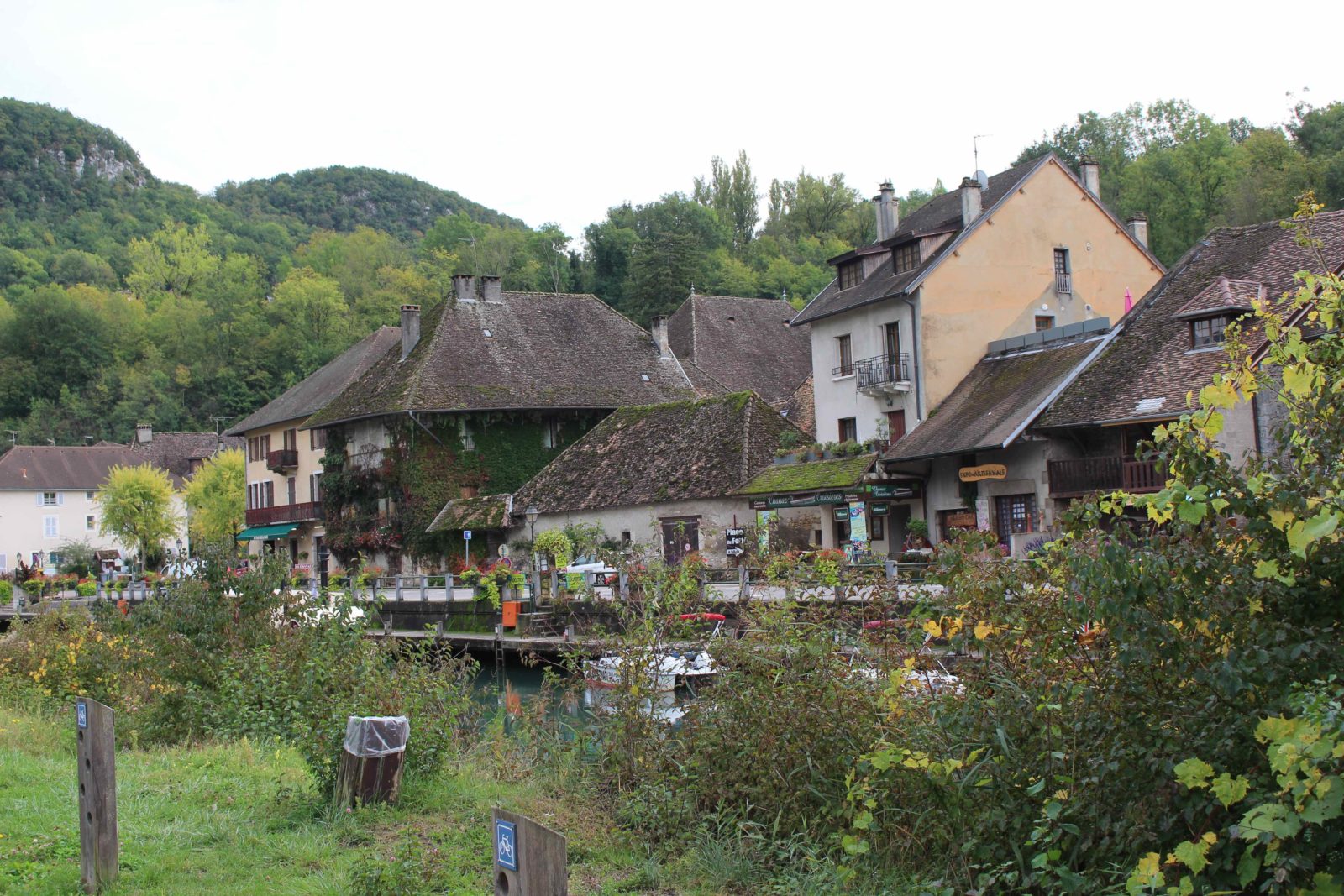 Chanaz, village le long du canal