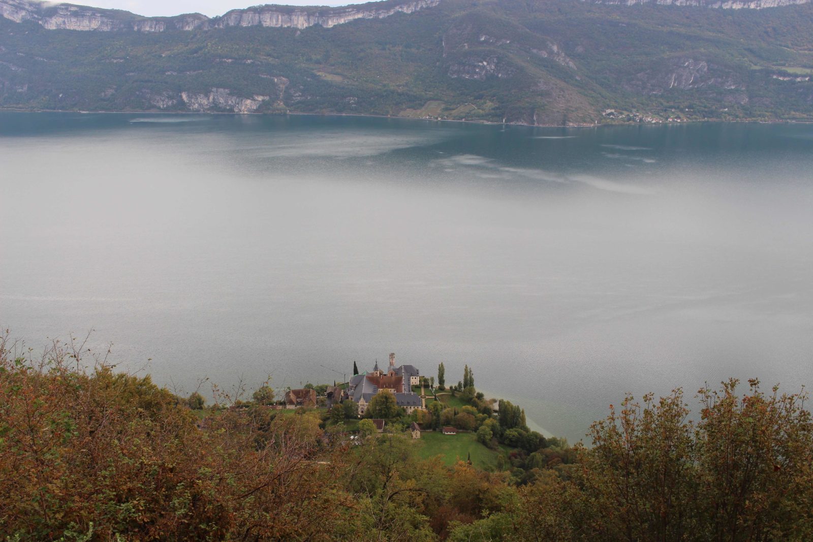 Abbaye d'Hautecombe vue d'en haut