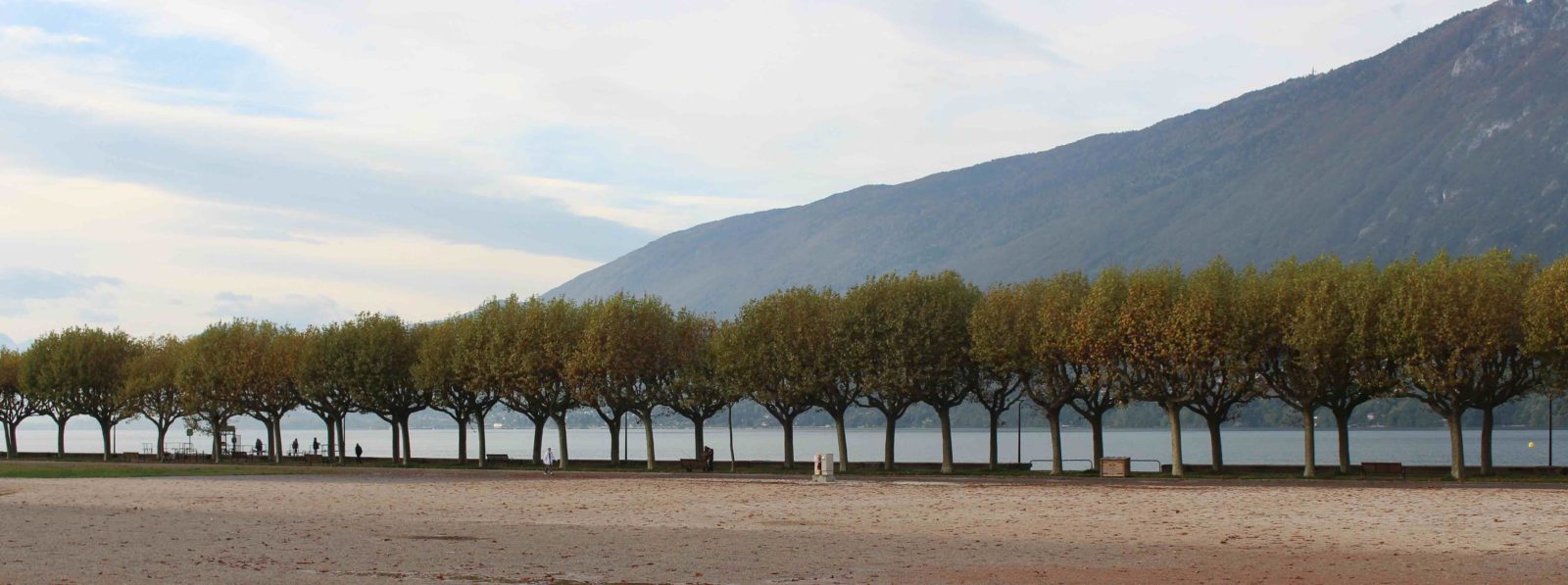 Aix les Bains promenade au bord du lac du Bourget