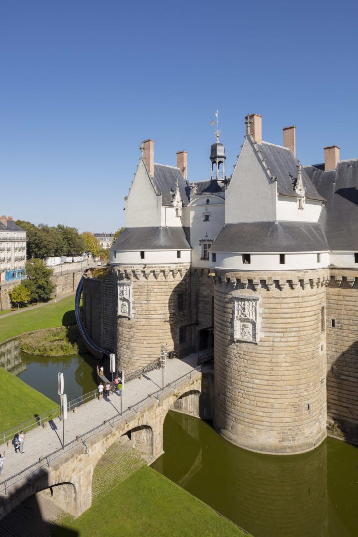 Nantes ~ le Château des Ducs de Bretagne avec toboggan