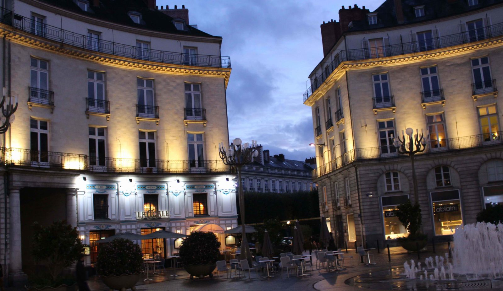 La Cigale Nantes- façade, terrasse - nuit