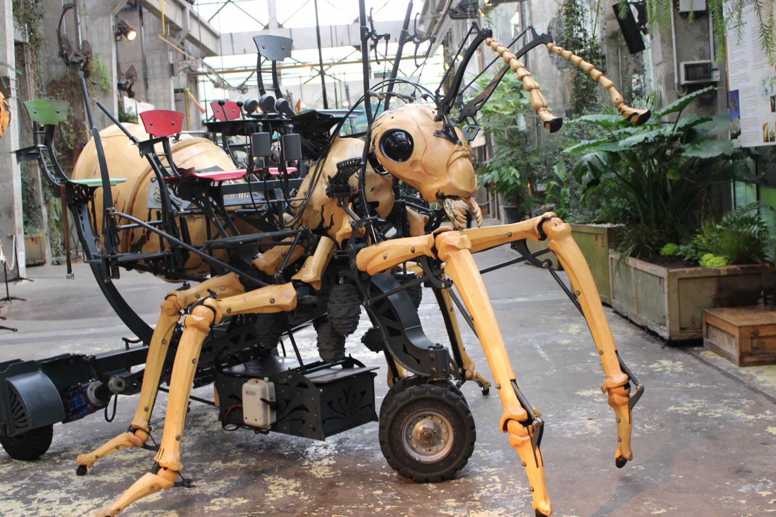 Nantes : la galerie des Machines de l'Île insecte géant