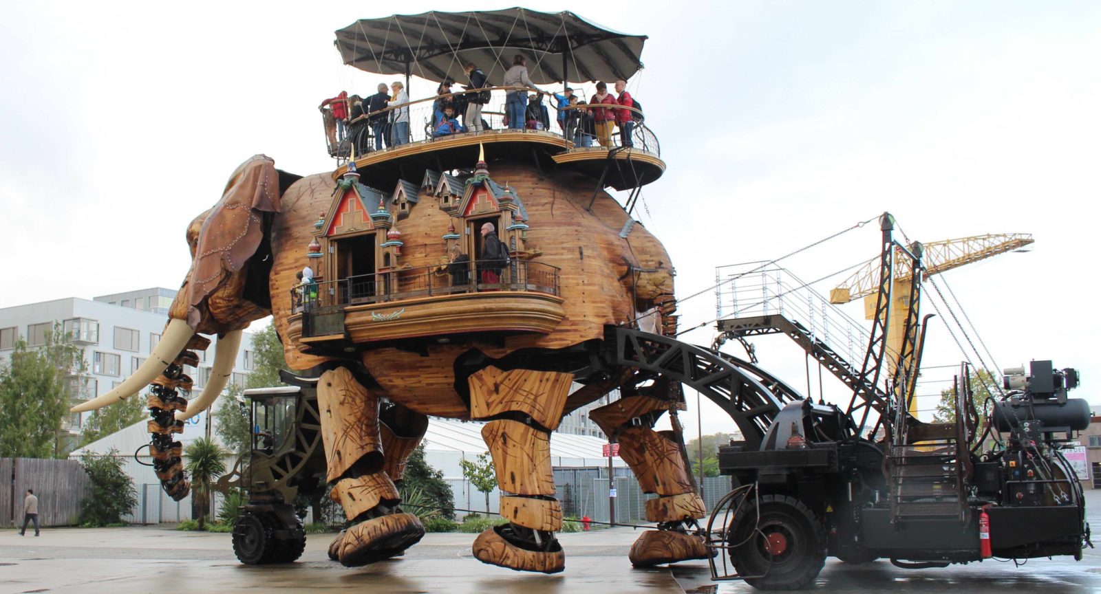 Nantes Les machines de l'Ile le Grand Elephant vu de derrière