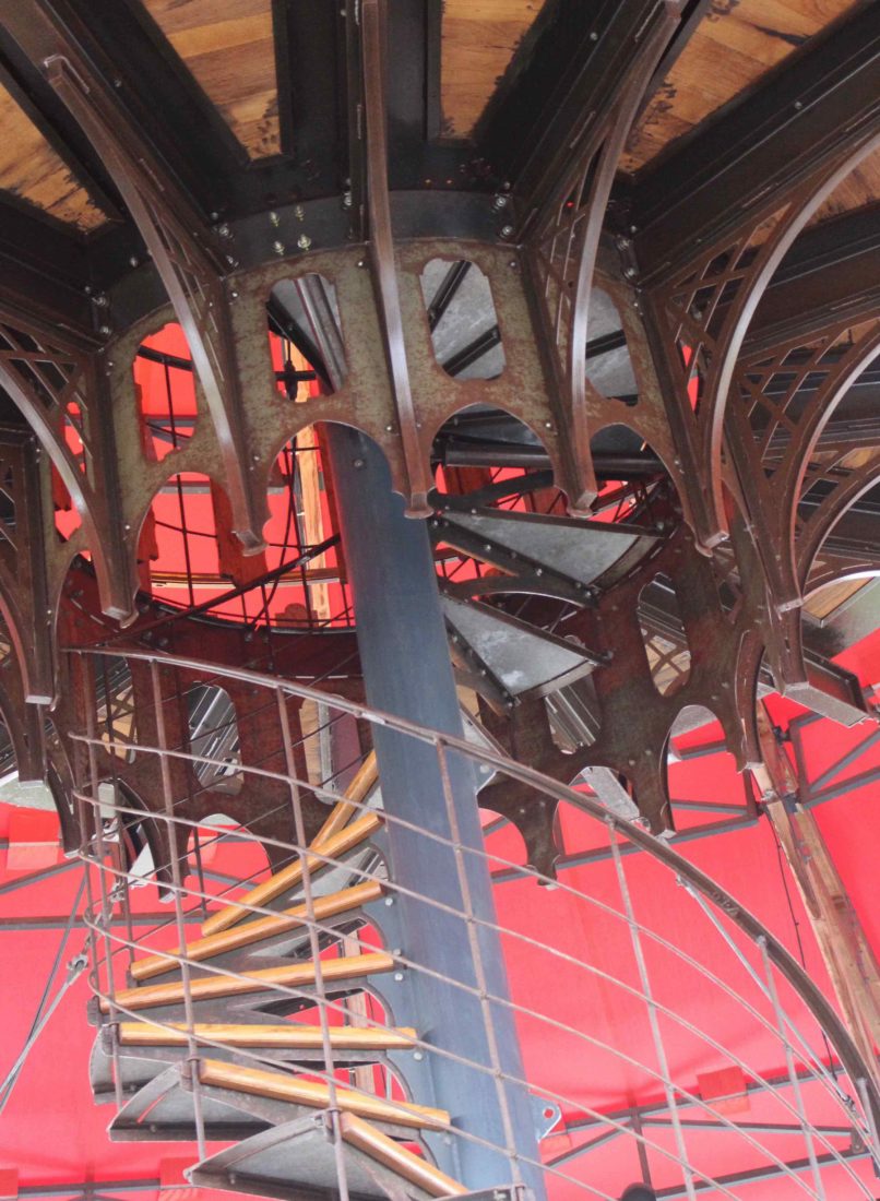 Nantes Le Carrousel des Mondes marins escalier