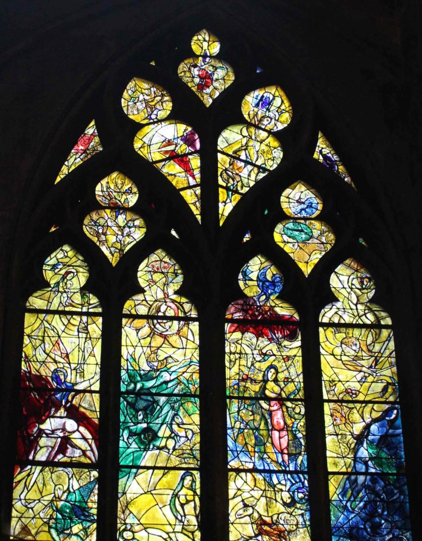 Metz cathédrale vitrail jaune Marc Chagall