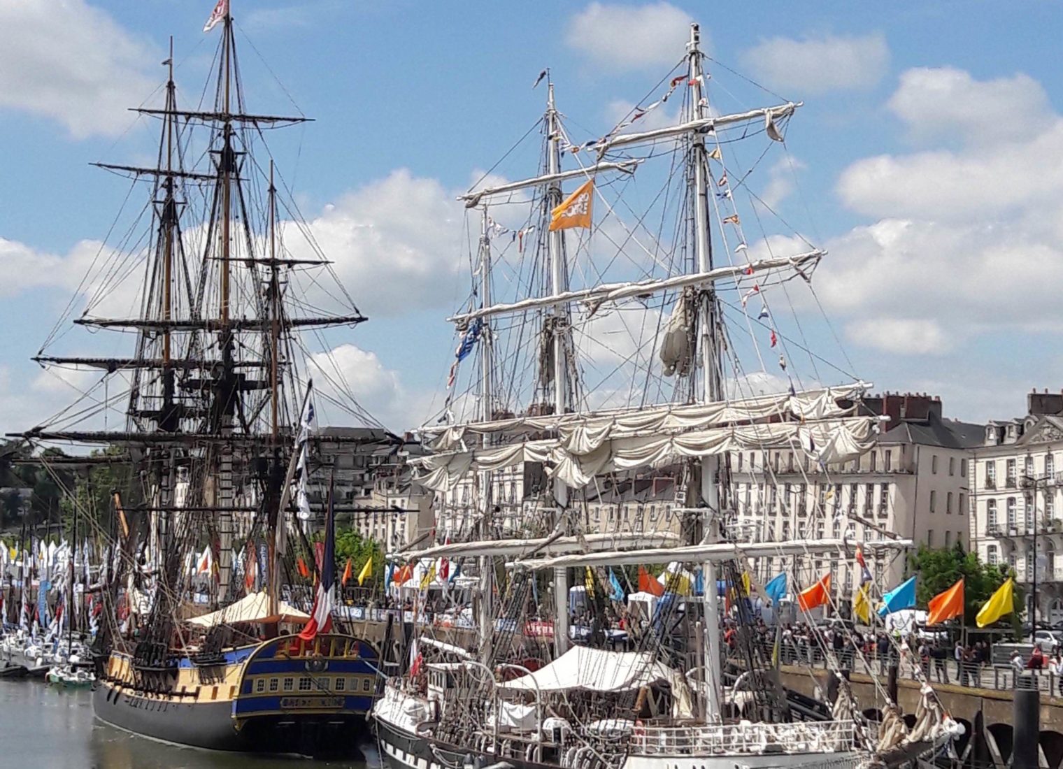 Nantes le port le Bélem