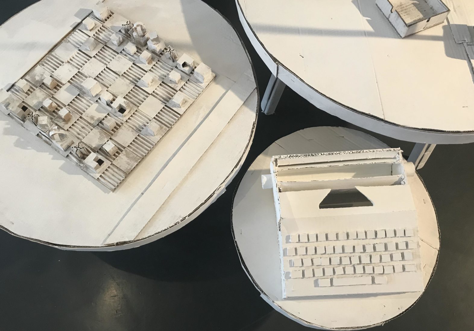 Mudac 2020 Extraordinaire! jeu, machine à écrire