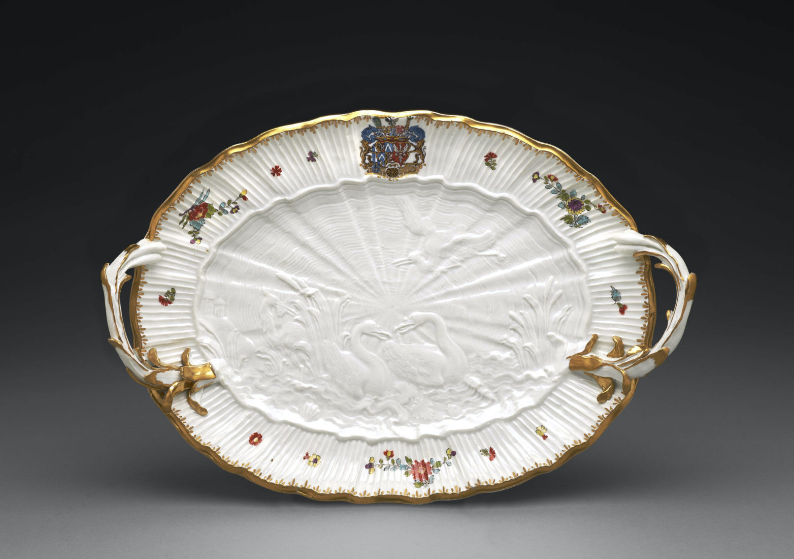 Ariana Meissen • Folies de porcelaine Plat (Service aux cygnes