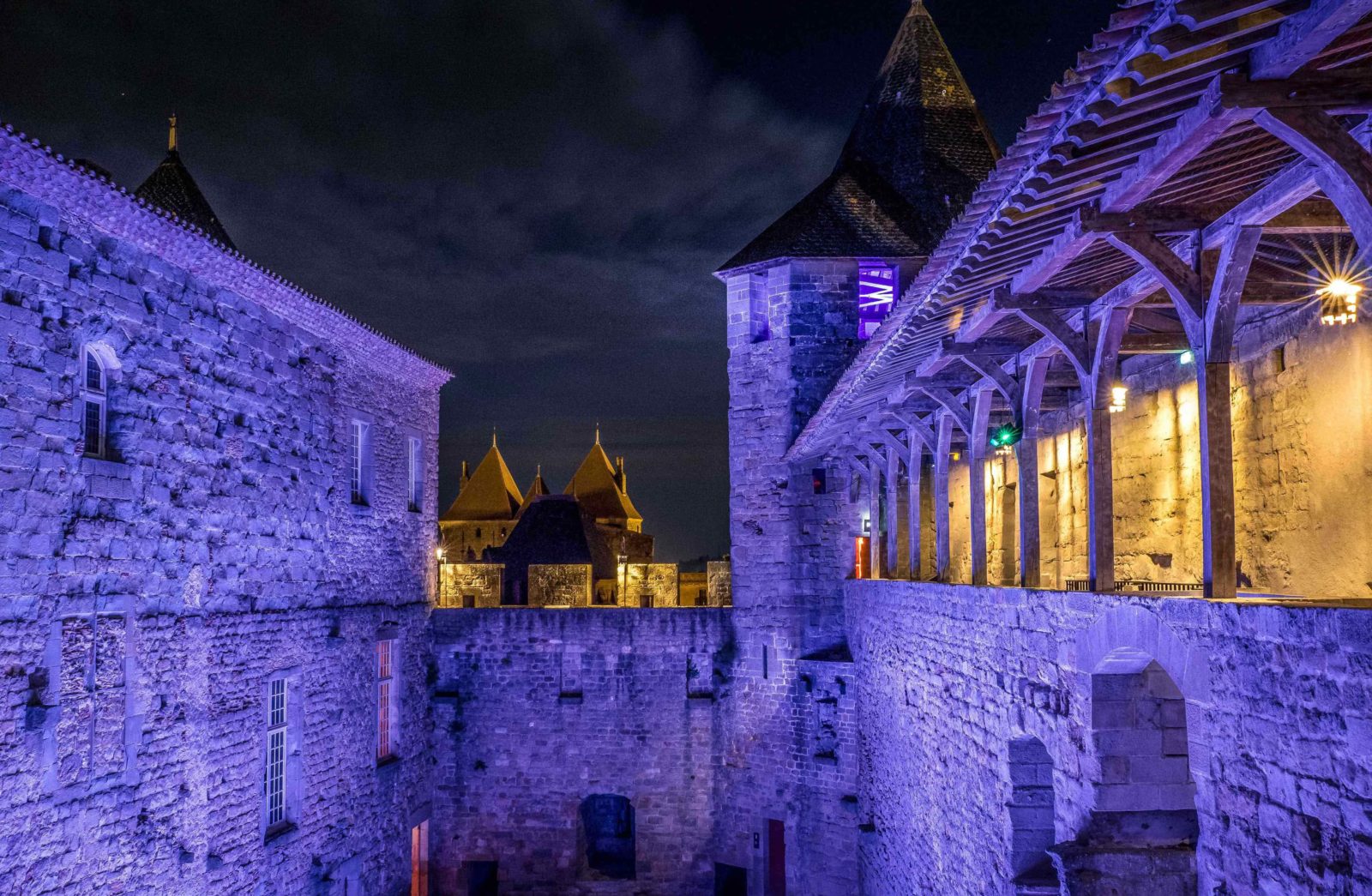 Le Diamant de pierres les remparts de Carcassonne 