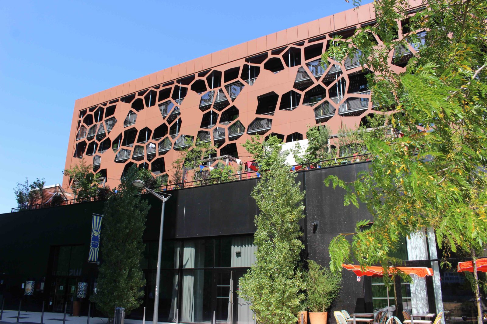 Lyon façade de l'hôtel MOB