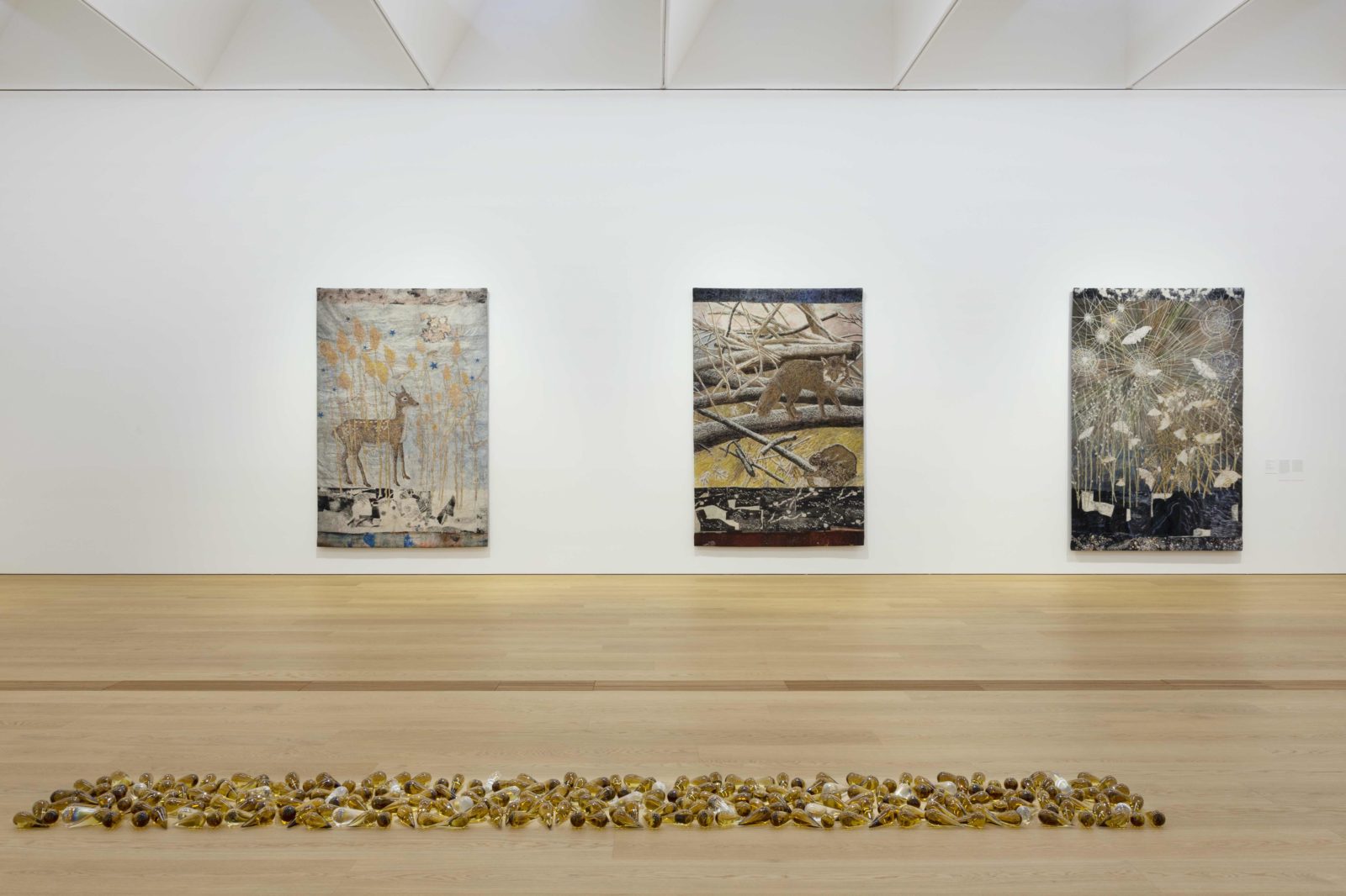 Vue des salles /Kiki Smith Brown Water