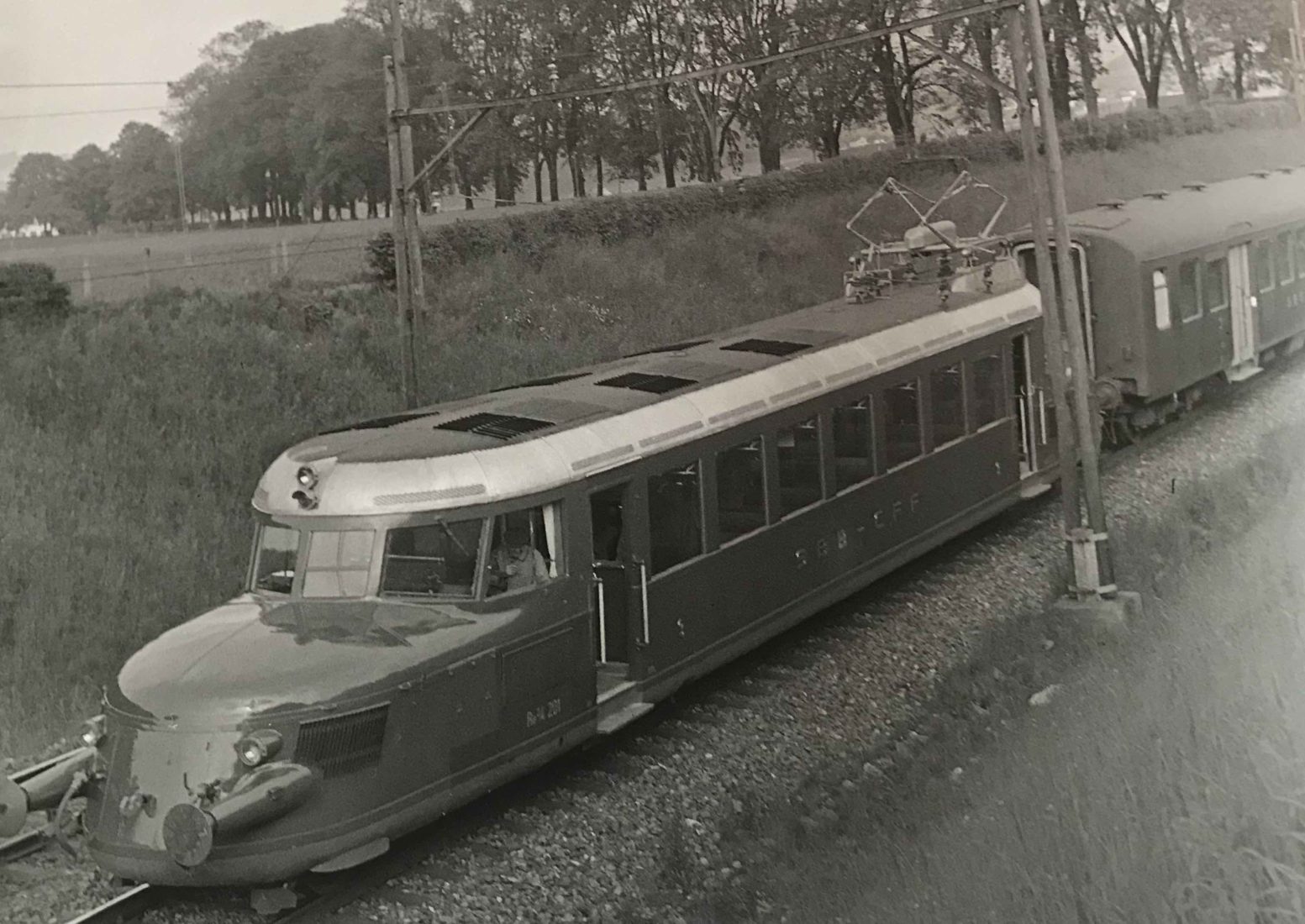 Flèche Rouge, Les légendaires locomotives électriques suisses