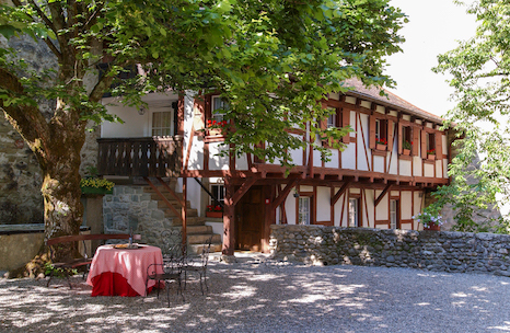 la cour intérieure du Château de Lucens VD