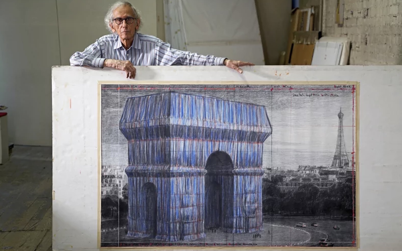 Christo projet l'Arc de Triomphe empaqueté