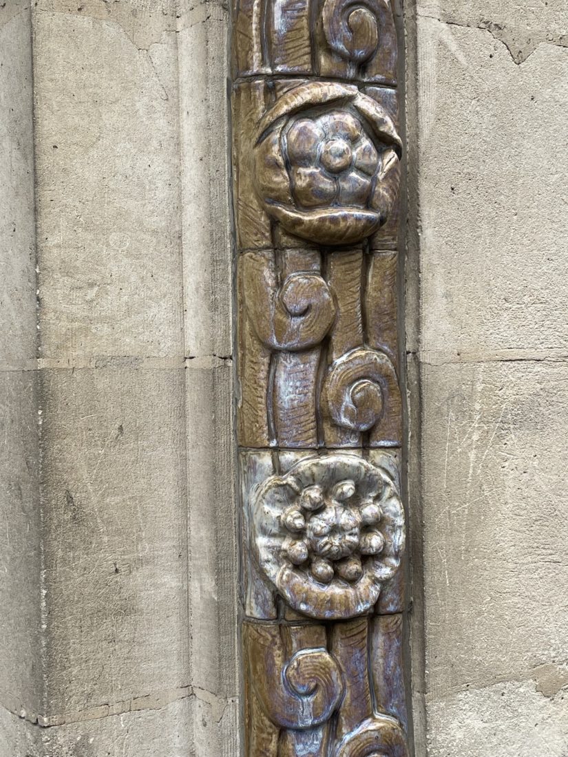 Détail du portail de  la piscine St Georges Rennes 