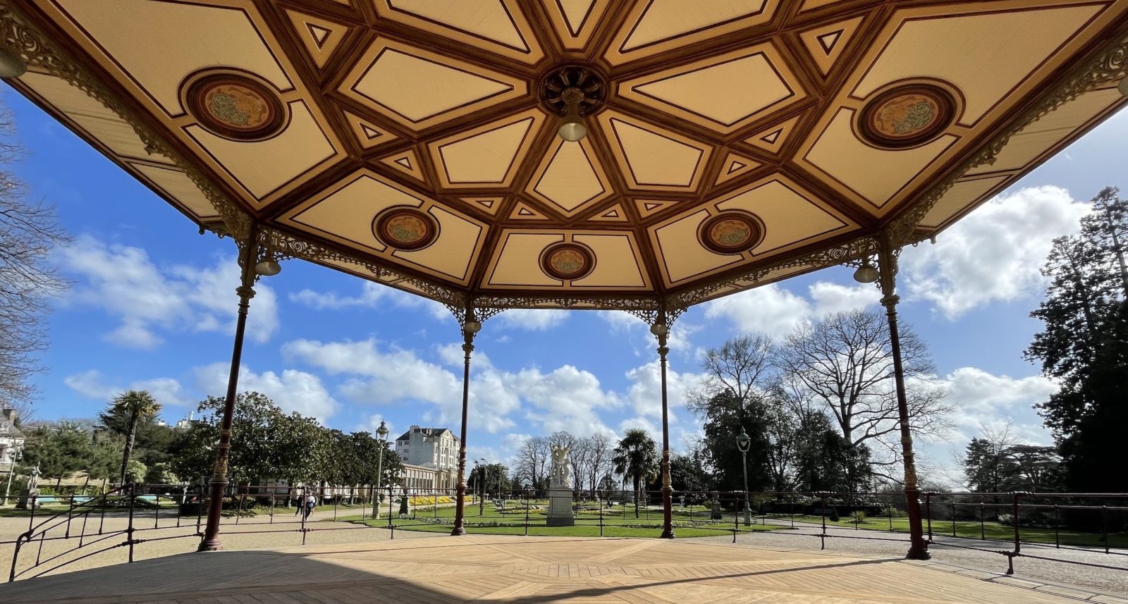 Rennes ~ kiosque à musique  Parc du Thabor