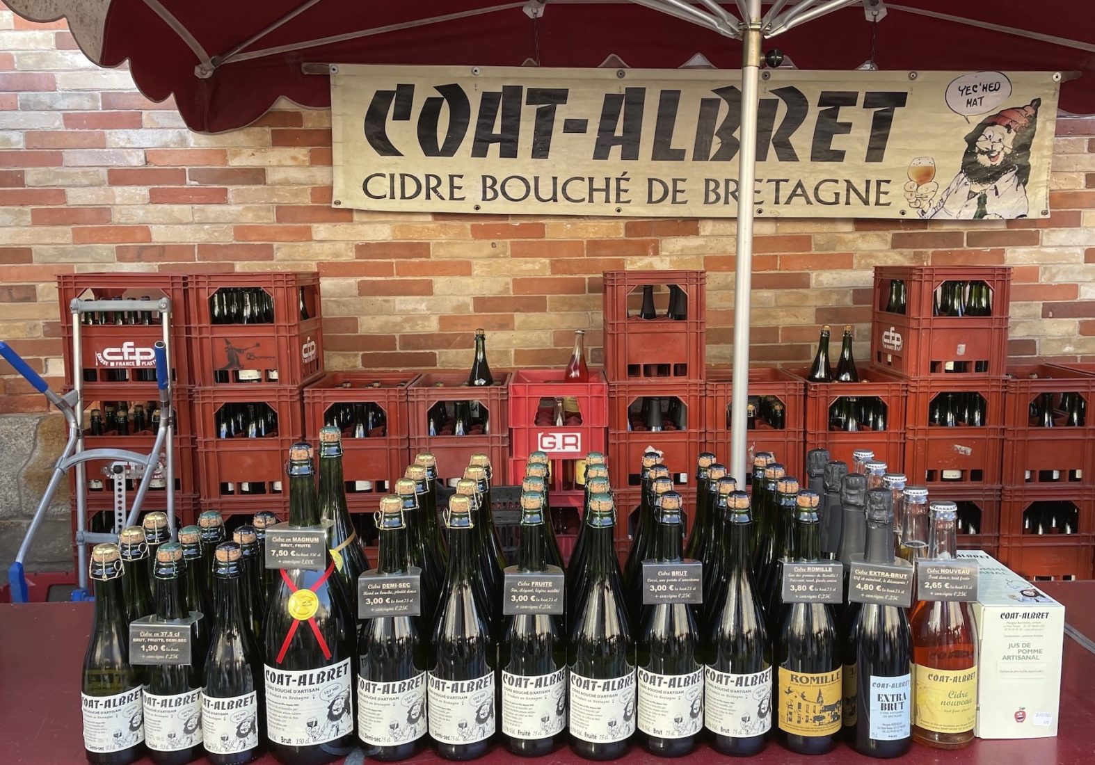 Rennes Place des Lices Cidre au marché