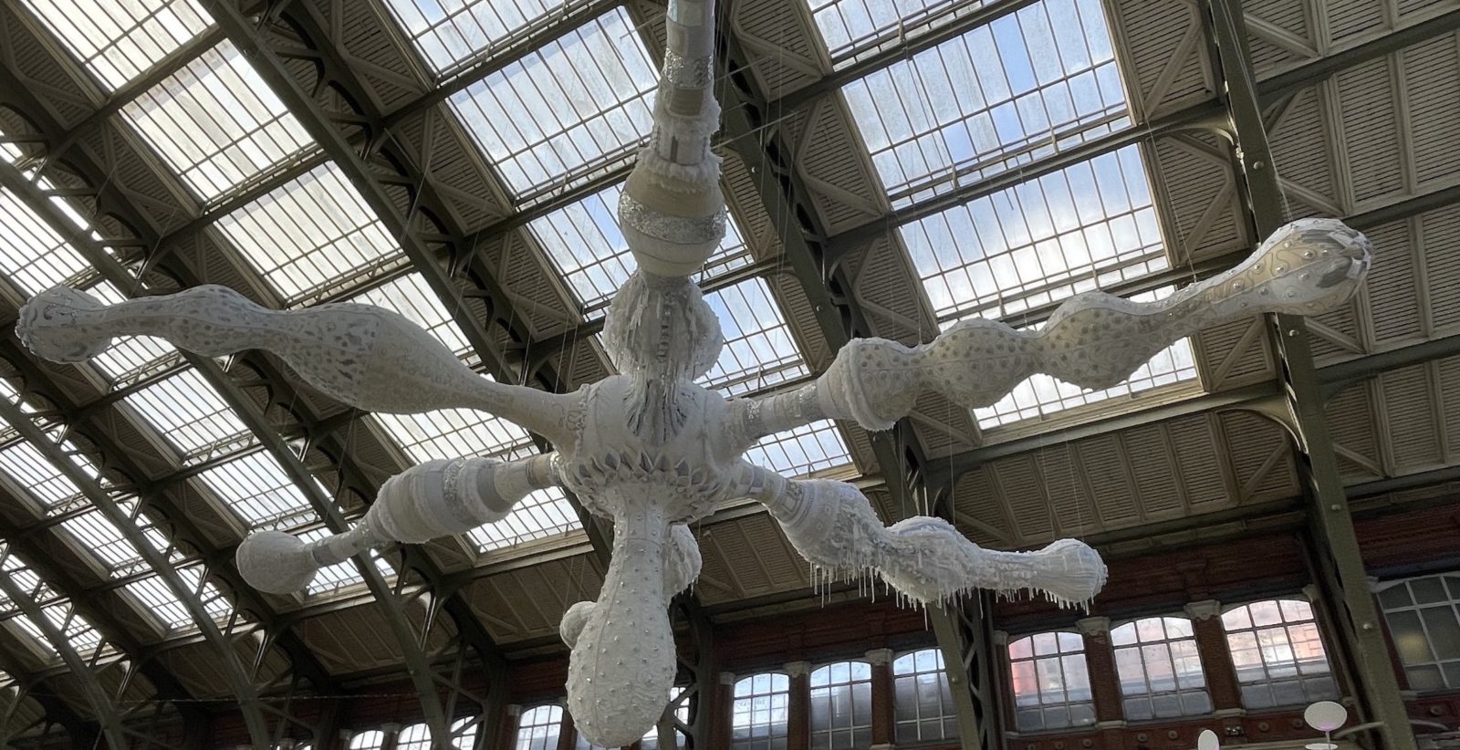 Simone, de Joana Vasconcelos - Gare  Lille Flandres