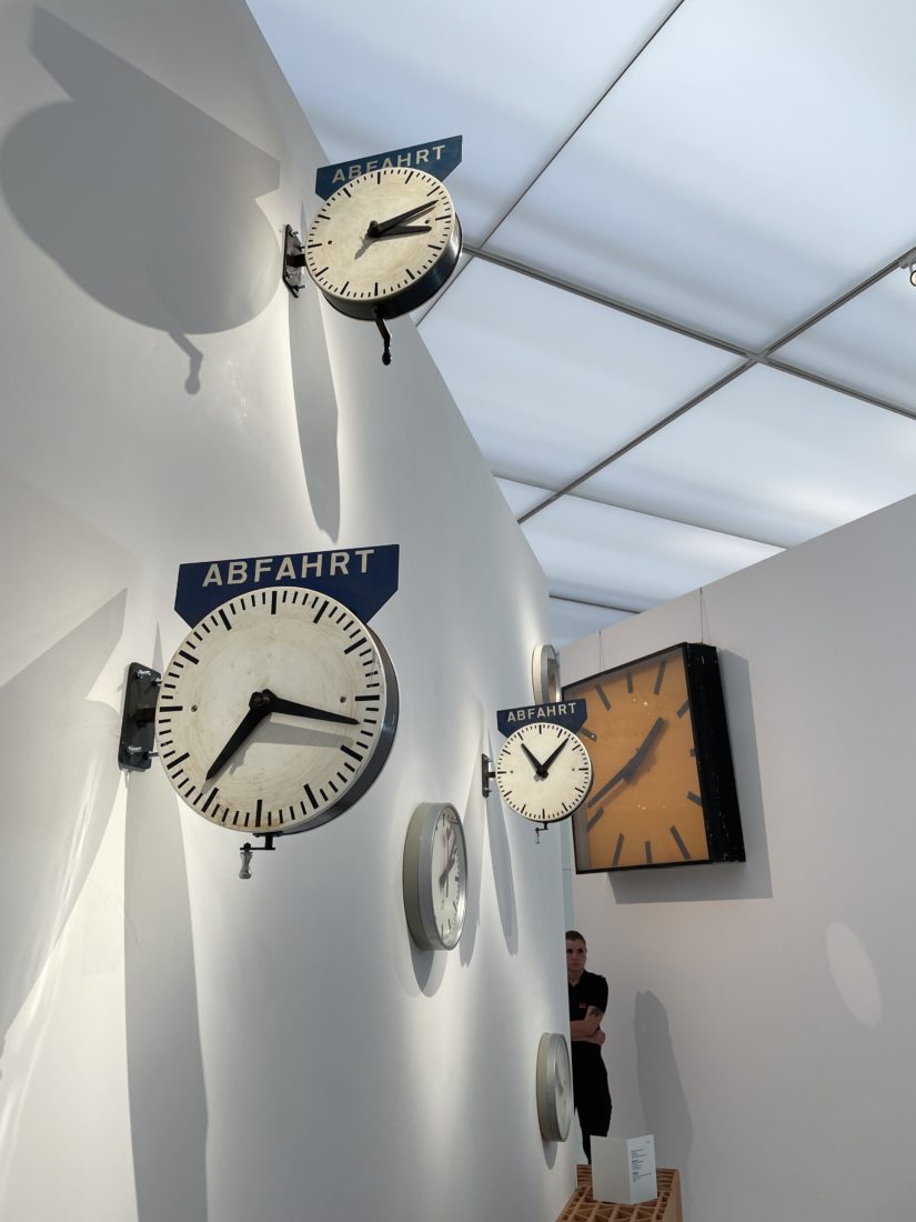 Lausanne ~ Plateforme 10 horloges train
