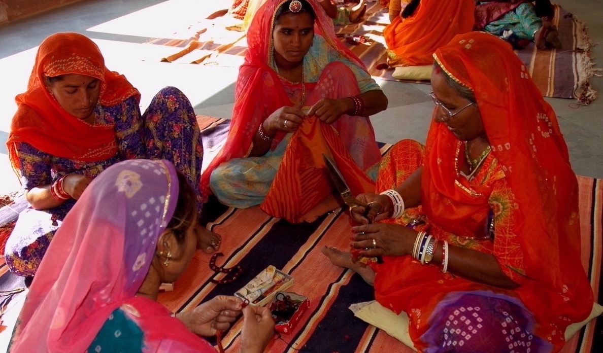 Fondation Nila Moti Penthalaz femmes cousant - Inde