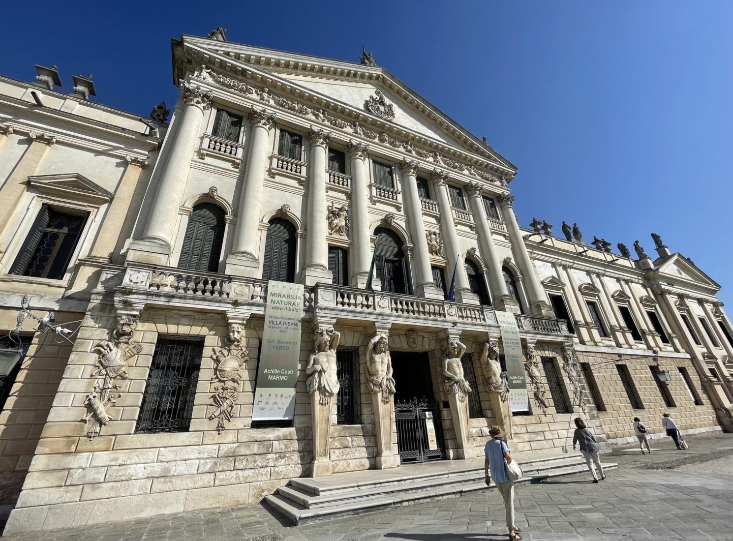 La Villa Pisani façade