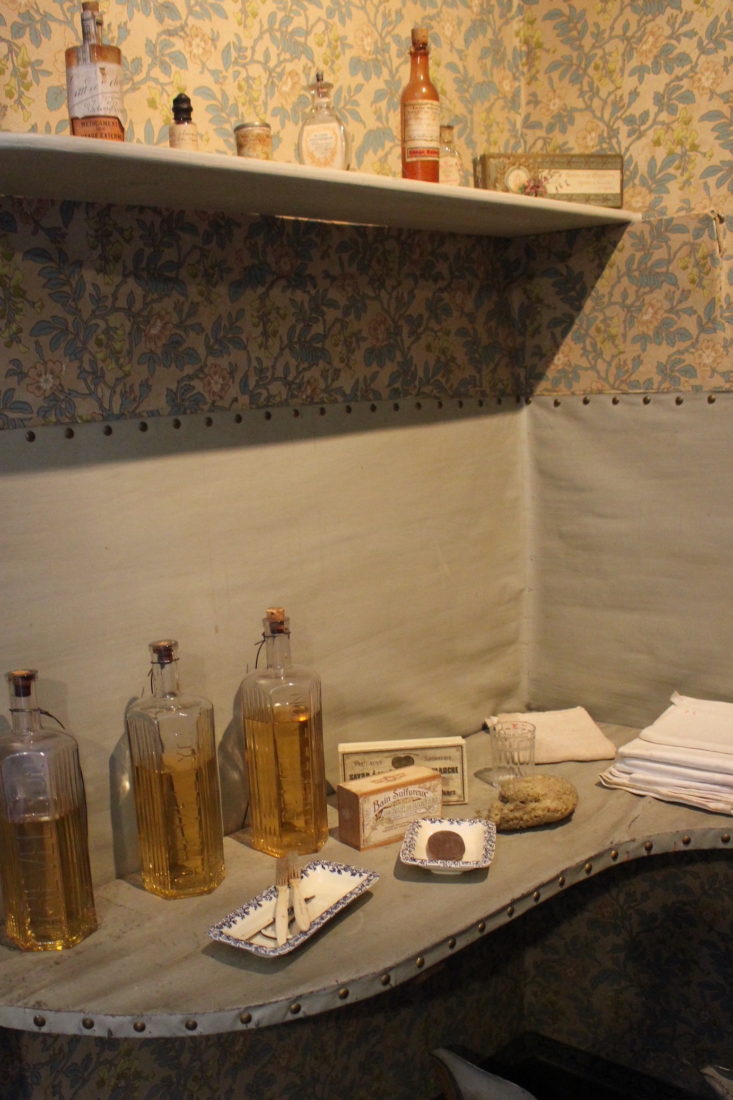 Arbois : bicentenaire Pasteur sa maison son coin salle de bain