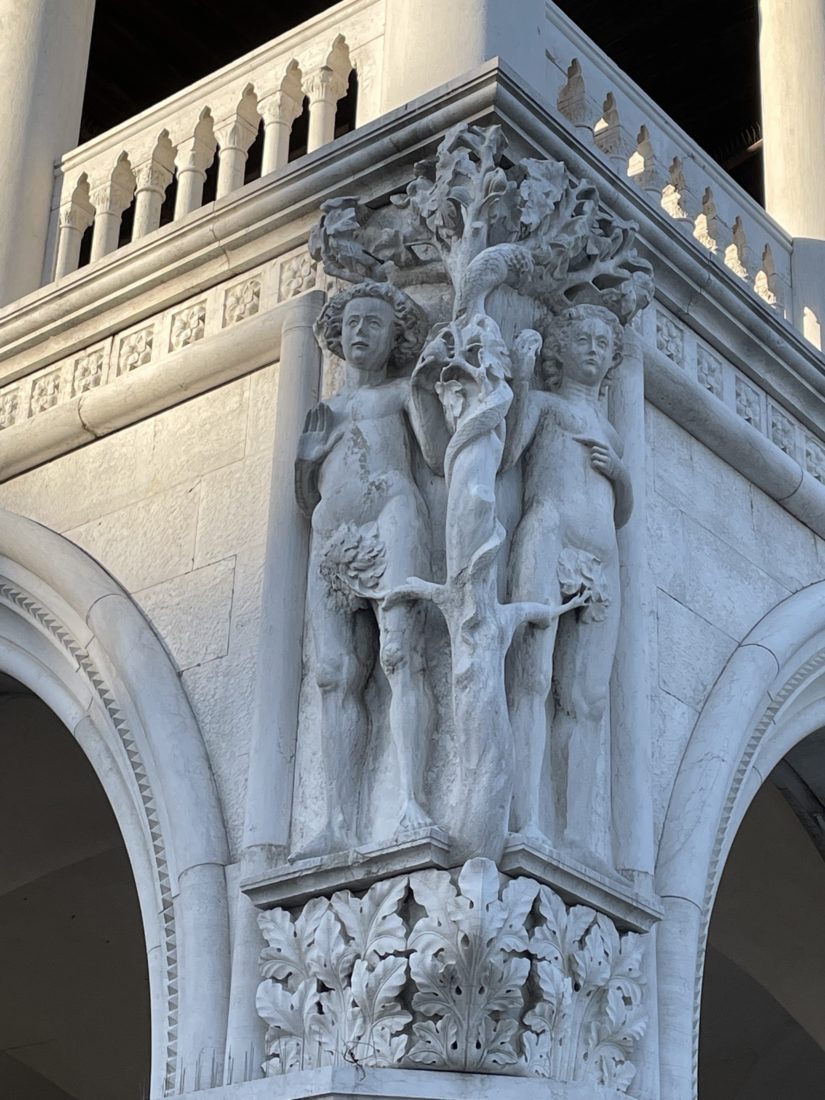 Place Saint-Marc : Adam et Eve Venise