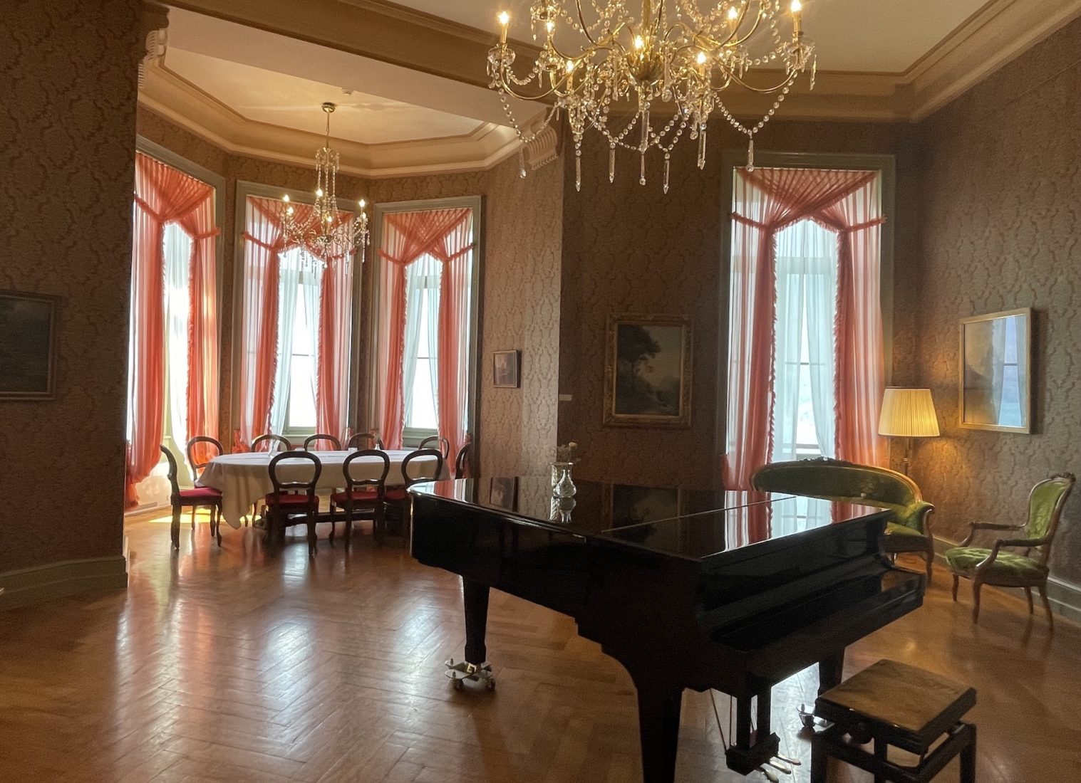 Grandhotel Giessbach salon  piano 