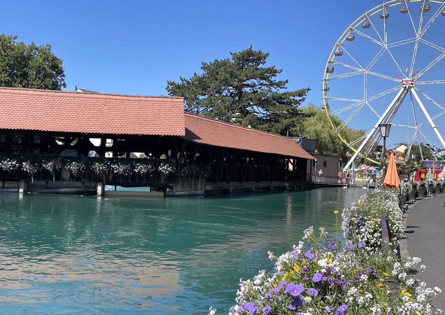 Thoune pont en bois et grand roue Thunfest