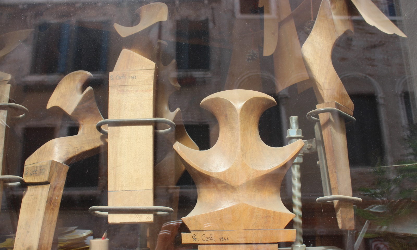 Un sculpteur de "forcola"   Venise