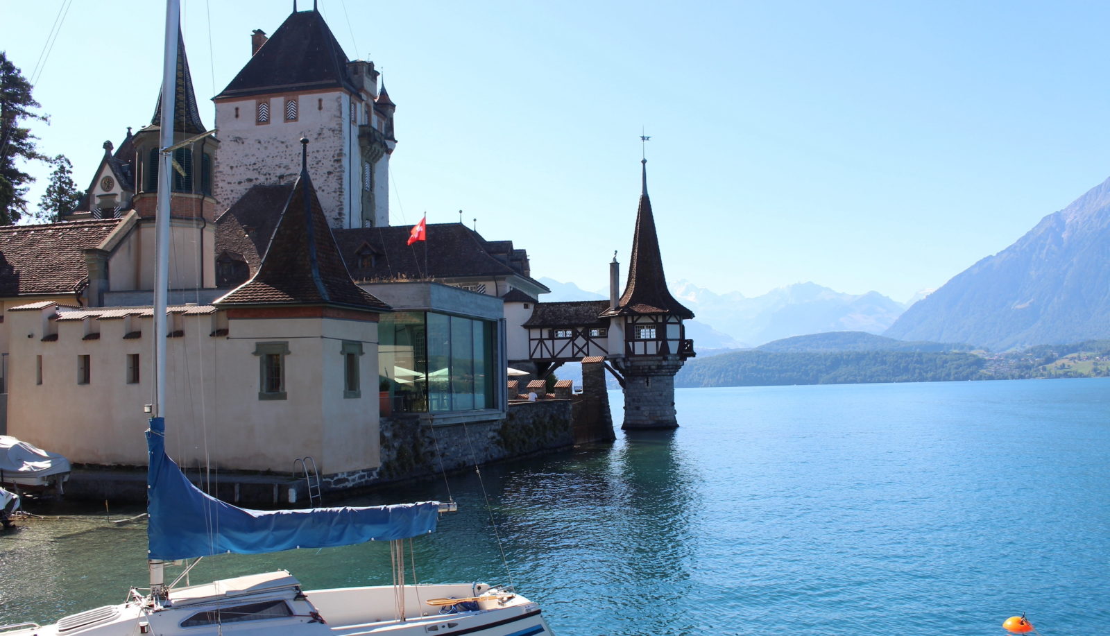 Lac de Thoune, château de Oberhofen