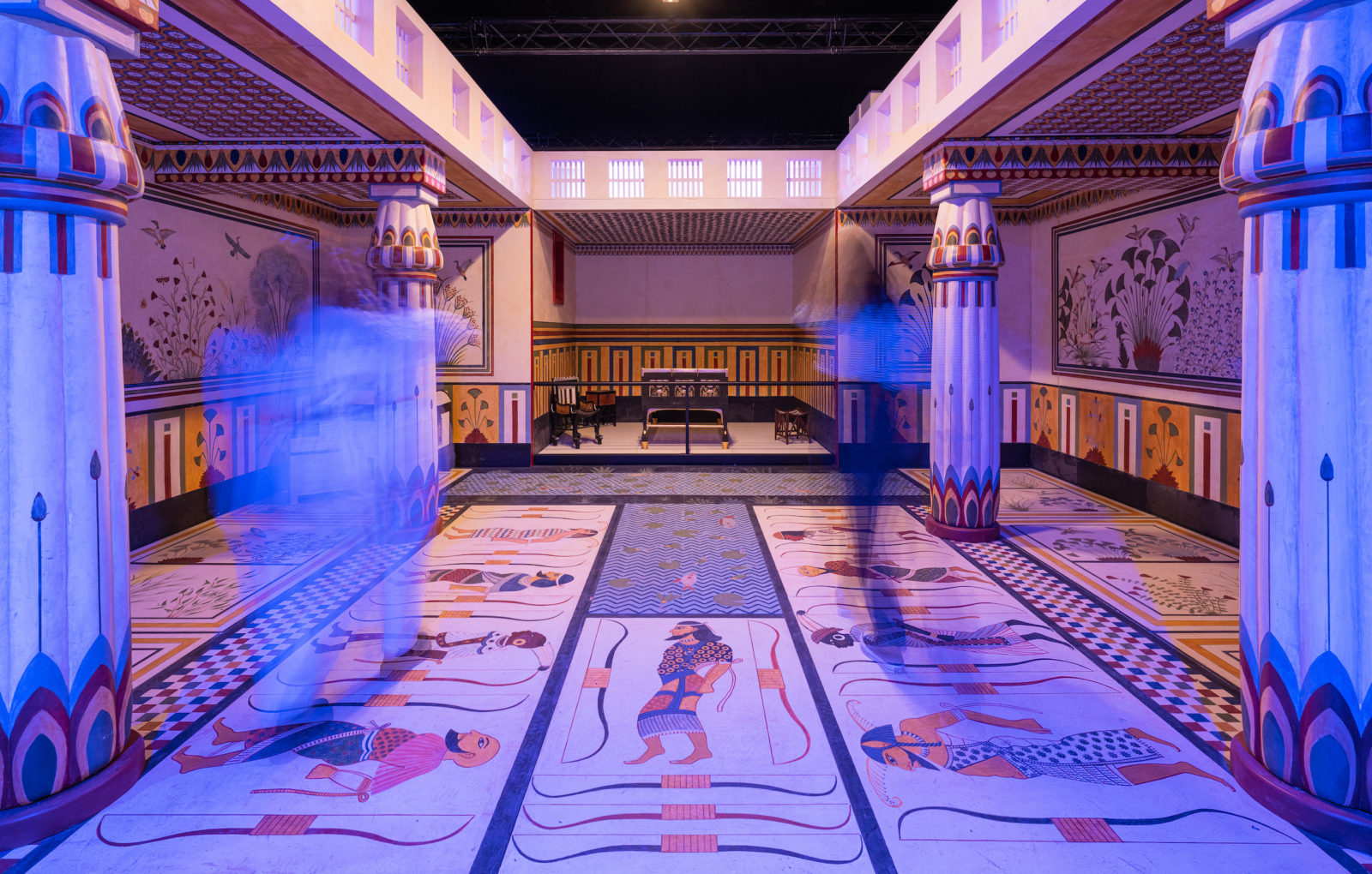 La Sucrière Lyon salle du tombeau Toutankhamon tente