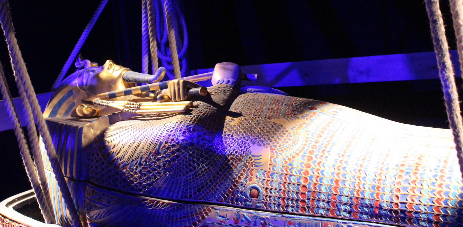La Sucrière Lyon vue tombeau Toutankhamon