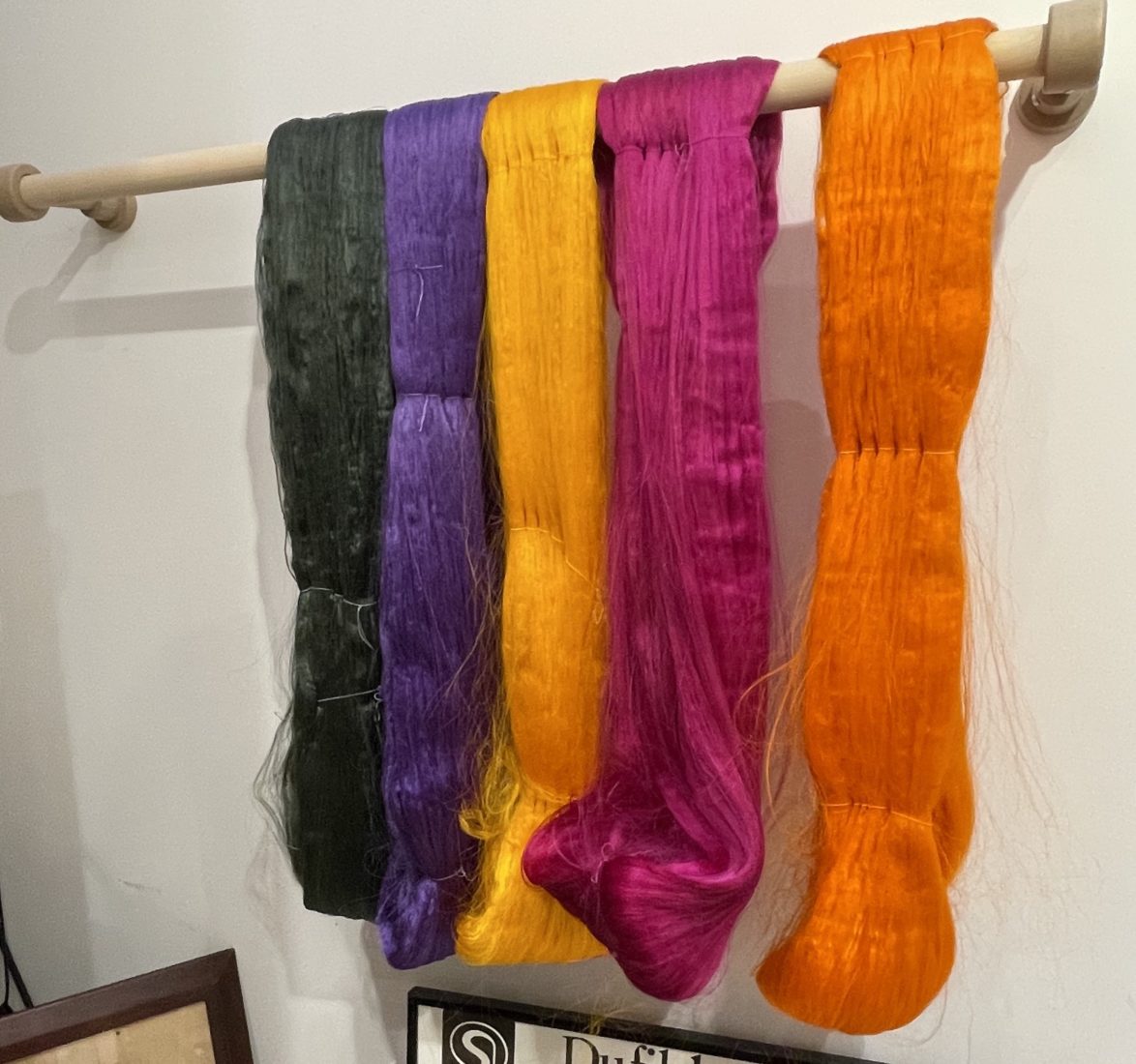 Lyon Musée des Soieries Brochier fils de soie colorés