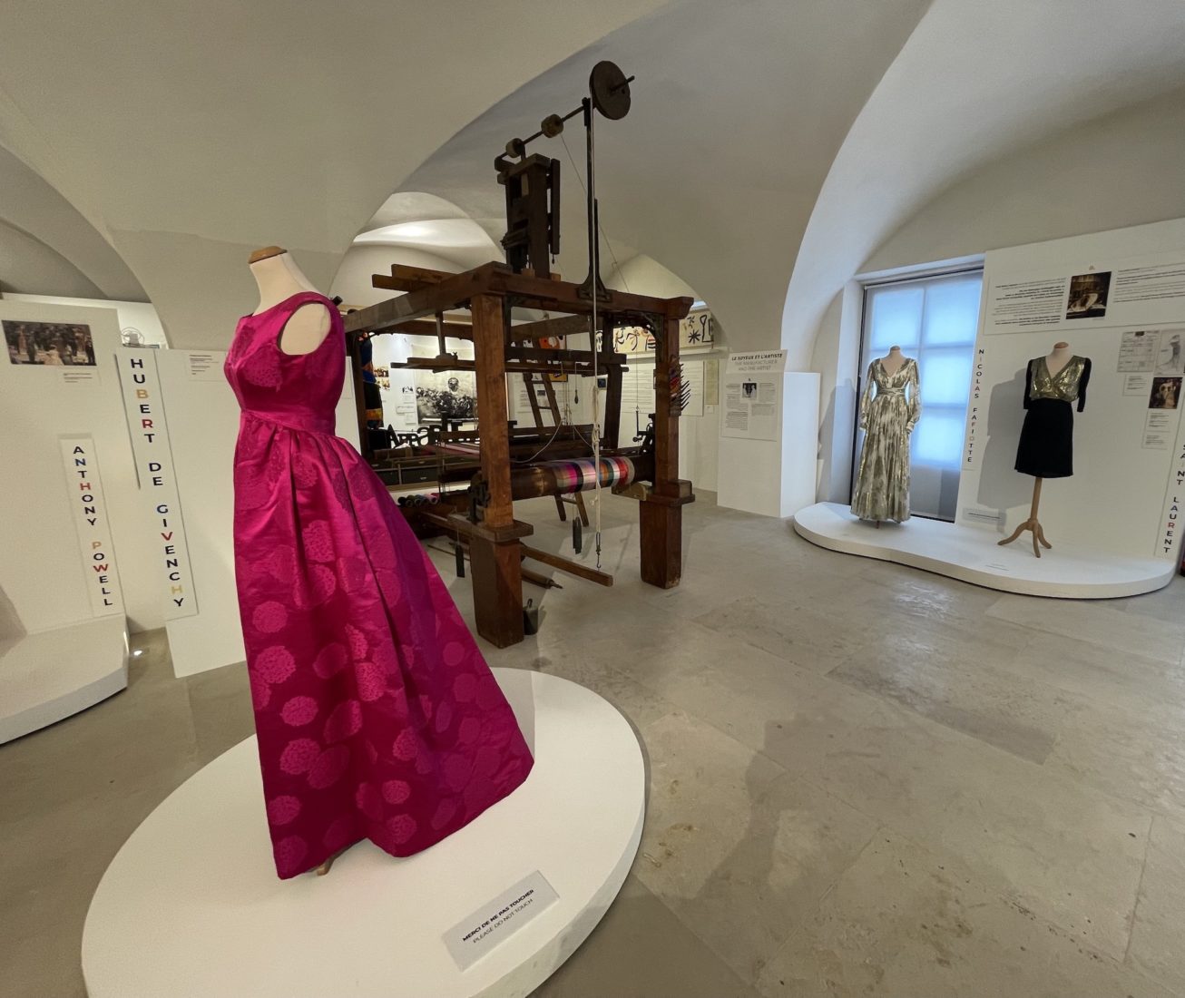 Lyon Musée des Soieries Brochier robes de grands couturiers 