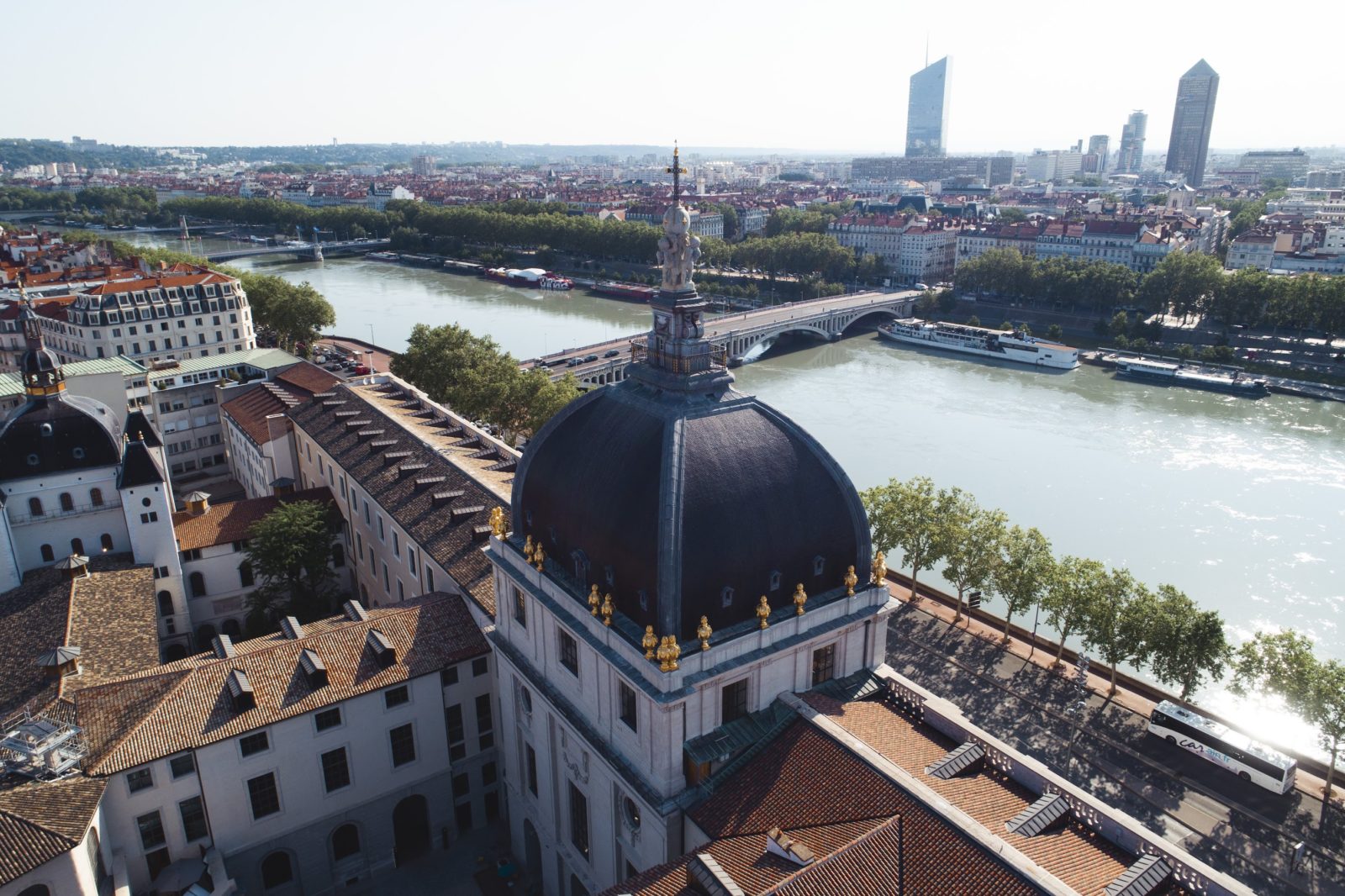 Grand Hôtel-Dieu vue sur Lyon  (©ManonCharon)