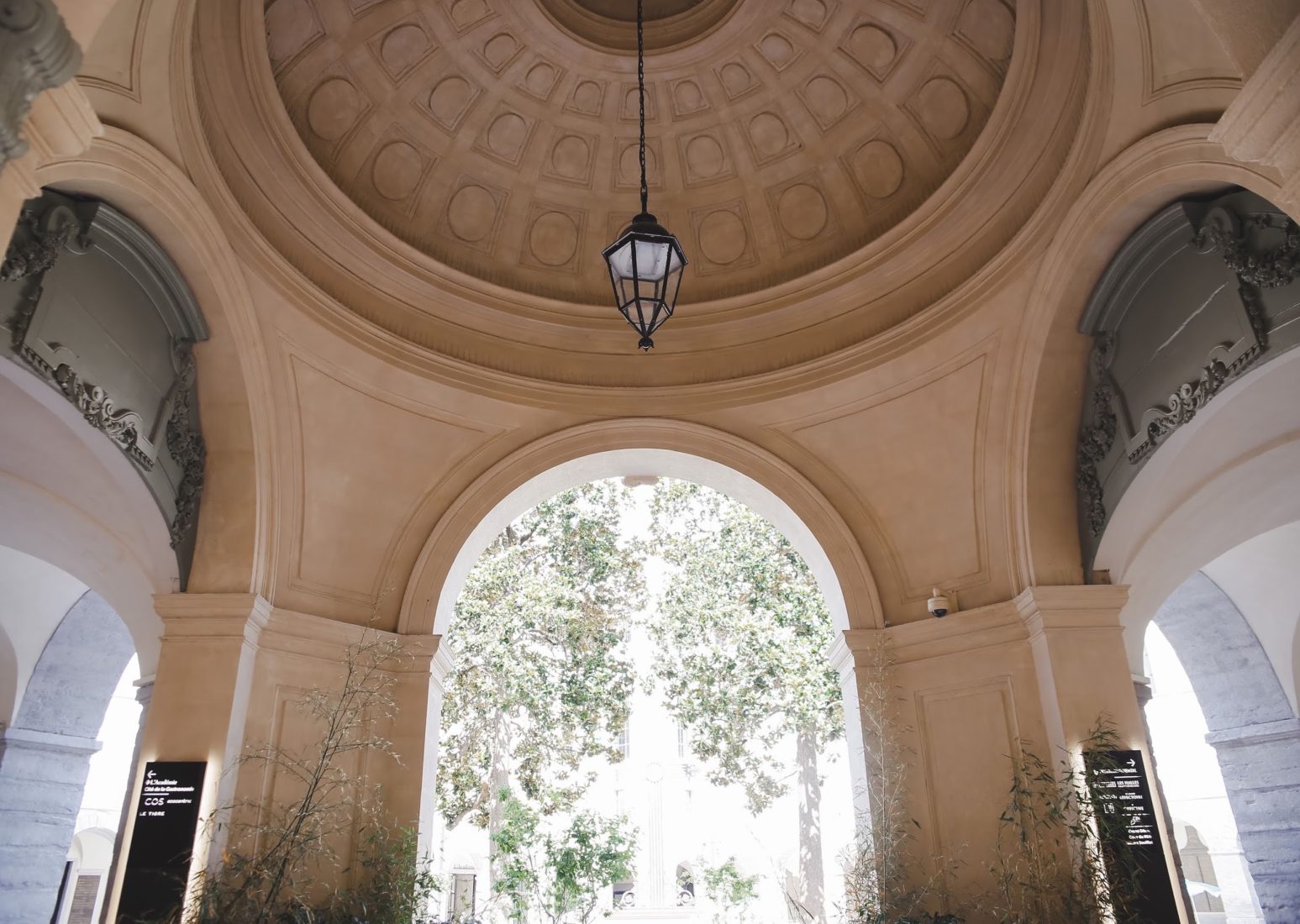 Lyon Grand Hôtel-Dieu entrée/sortie (©ManonCharon)