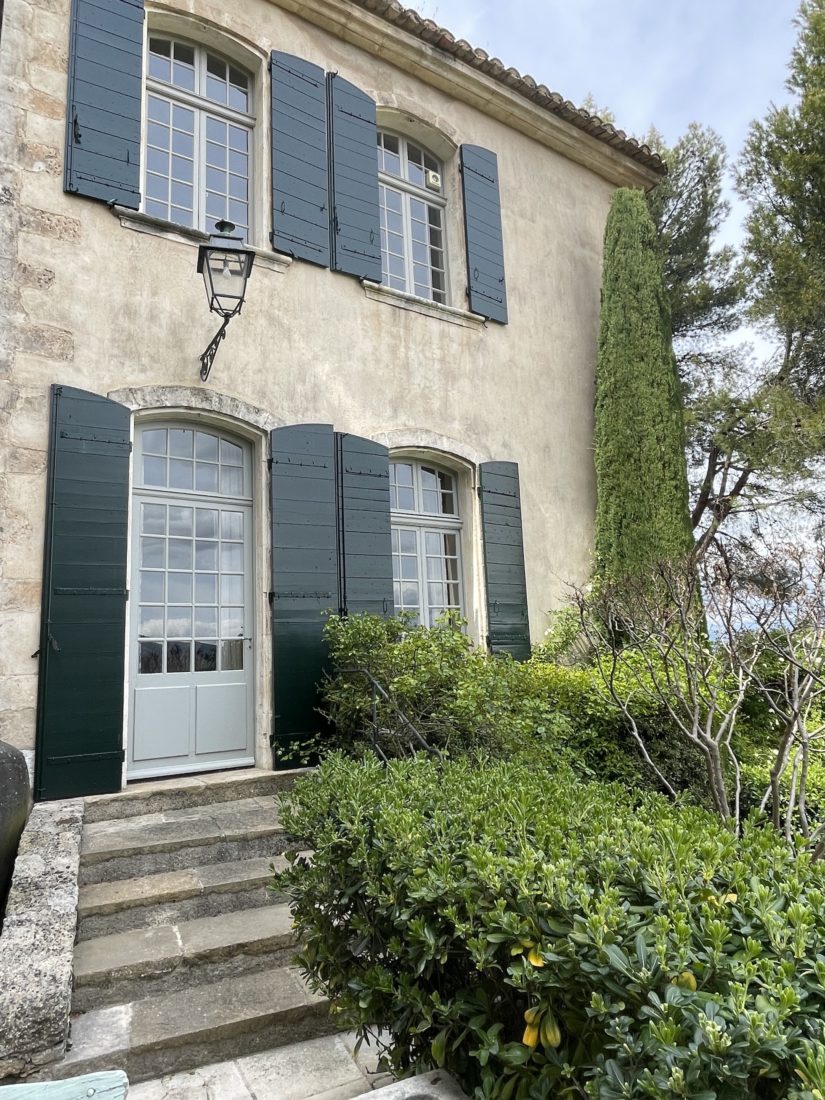 Maison Dora Maar Ménerbes vue de sa chambnre 