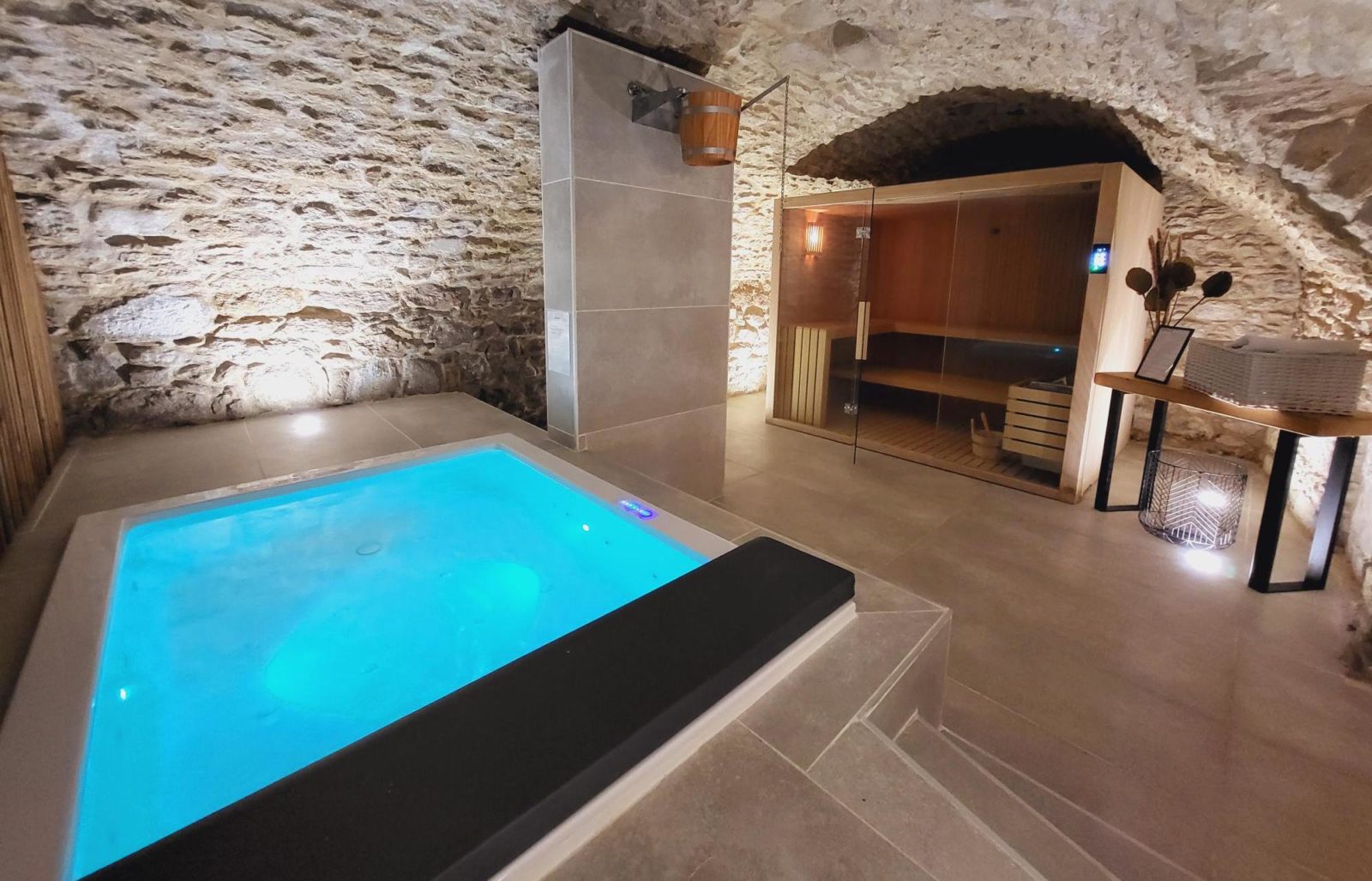 Les Beaumettes Au Ralenti du Lierre sauna et spa