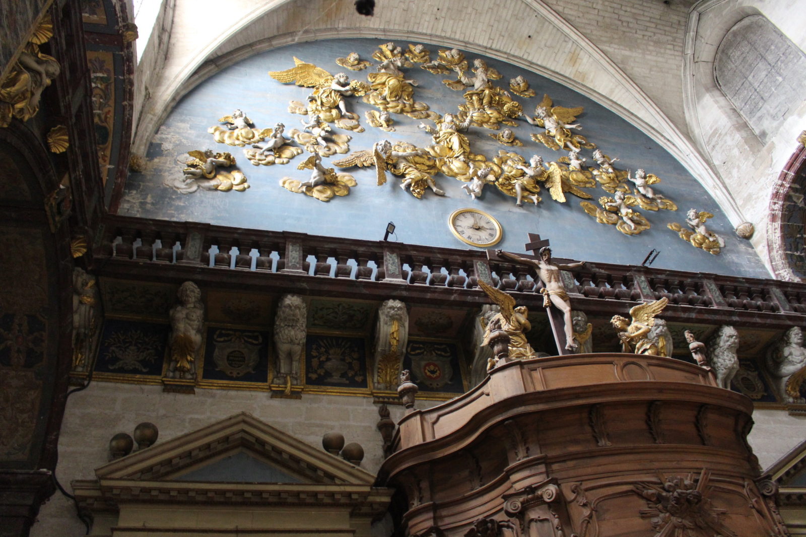 L'Isle-sur-la-Sorgue la Collégiale les Anges