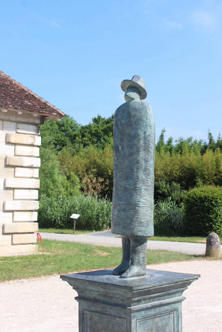 Arc-et-Senans Festival des jardins 2023 Homme Loin