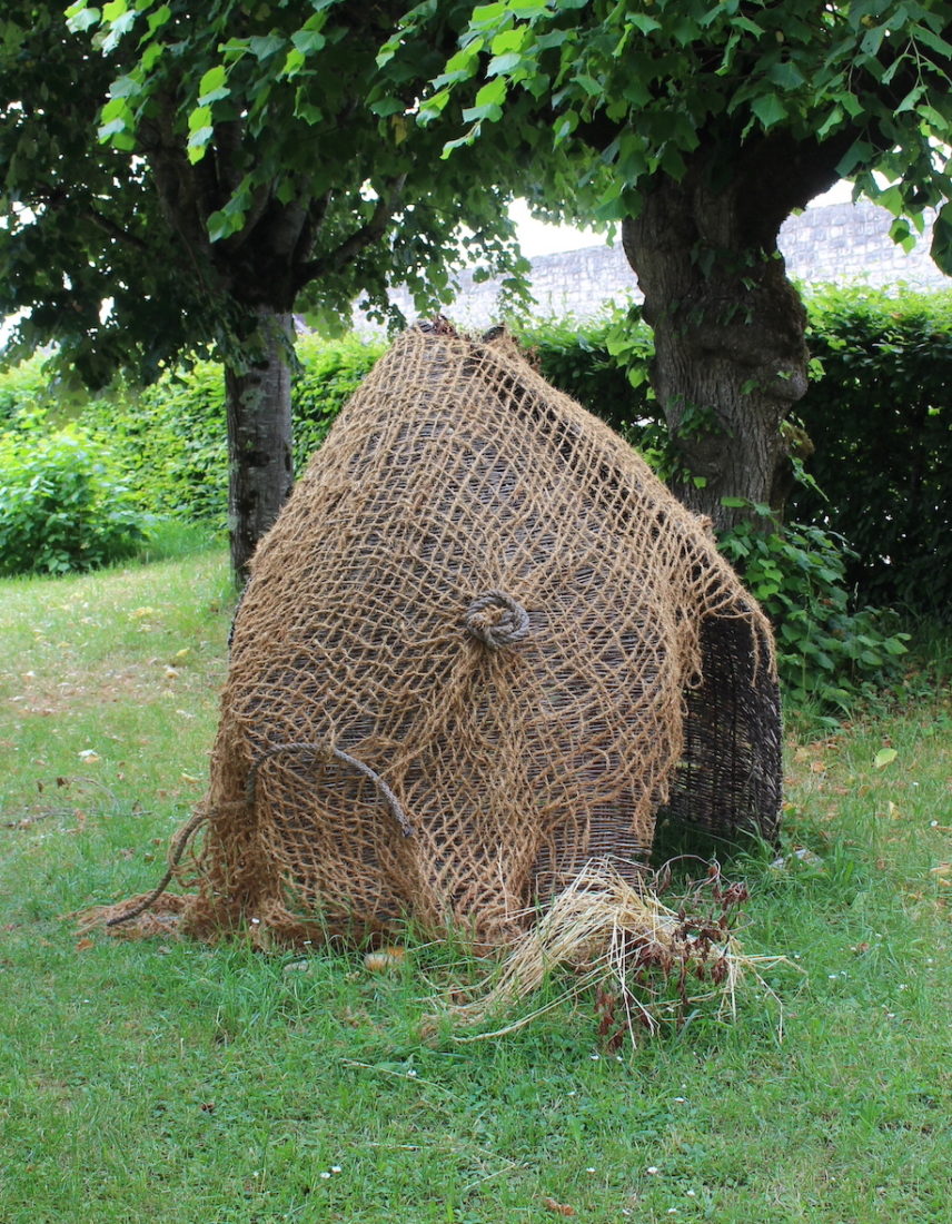 Arc-et-Senans Festival des jardins 2023 cabane jute