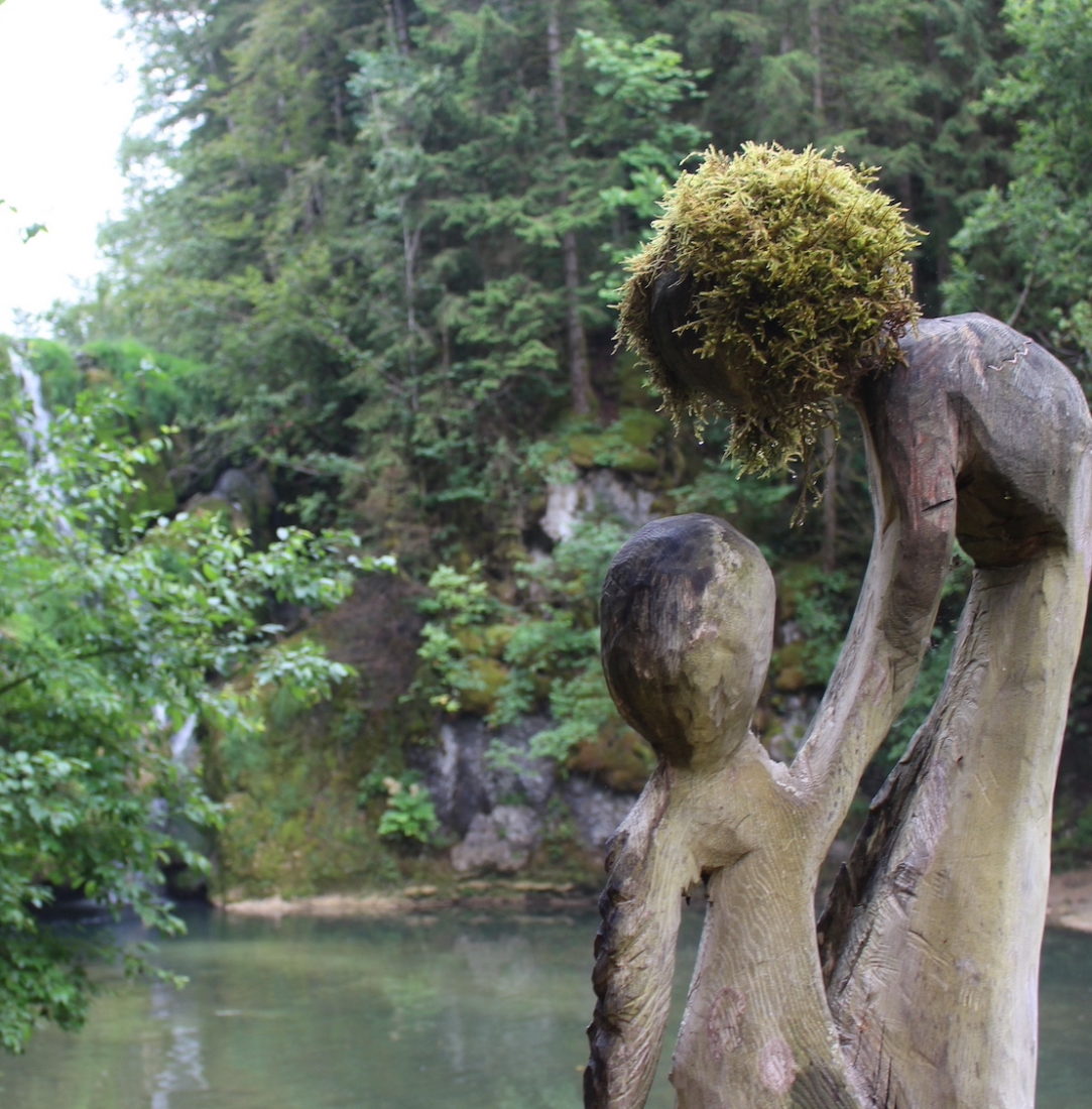 Saint-Point La Source bleue statues