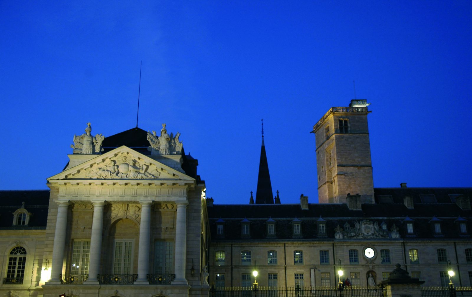 Dijon Palais des Ducs et Tour Philippe le Bon