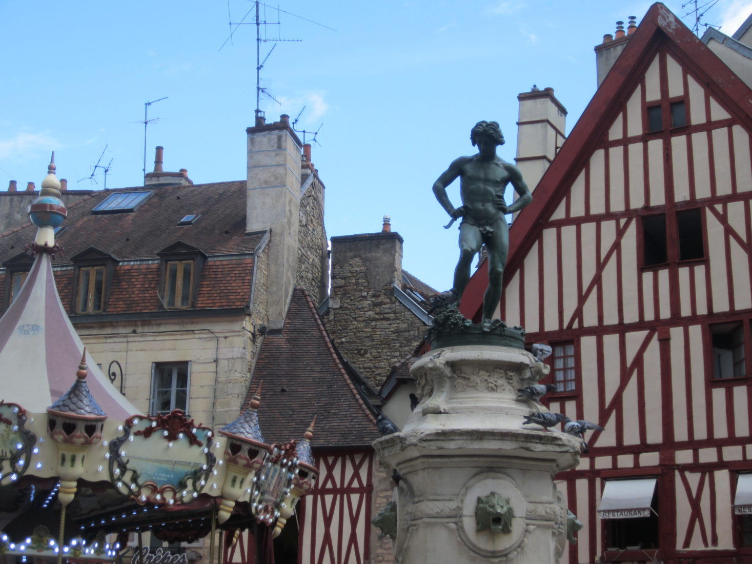 Dijon Place François Rude fontaine