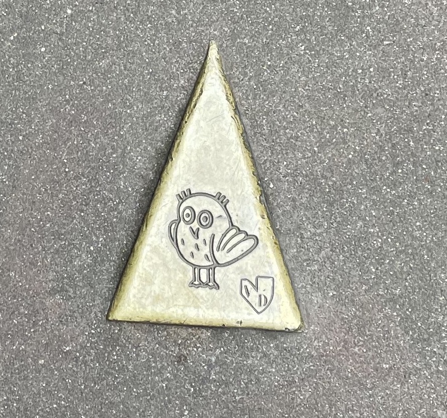 Dijon chouette triangle au sol