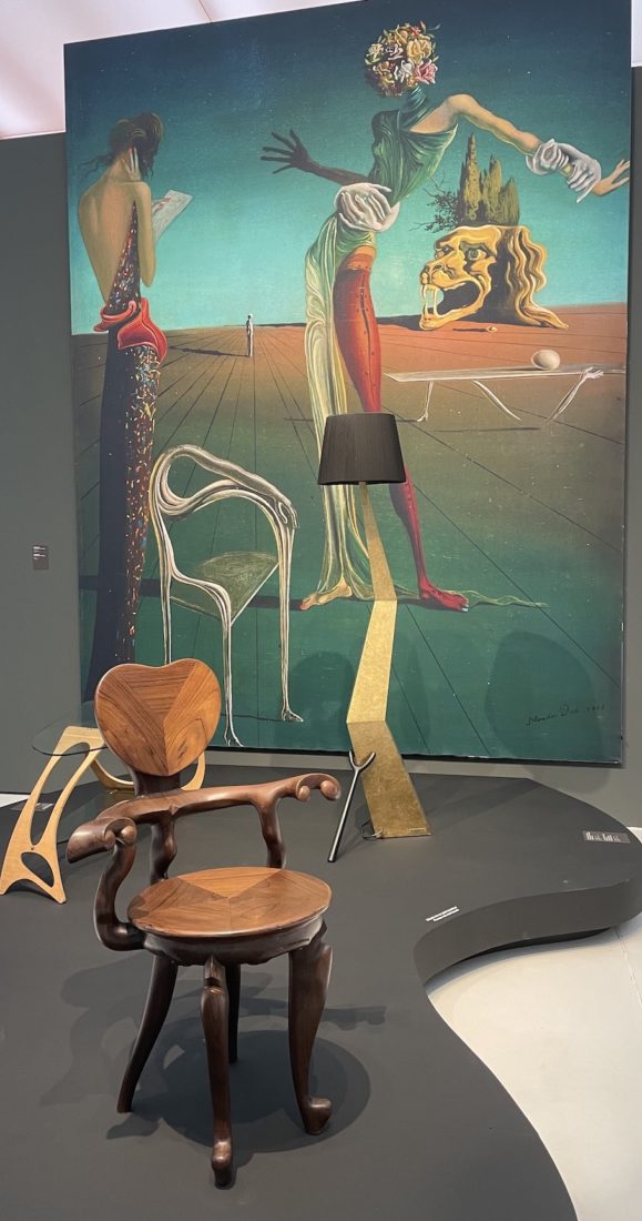 mudac Objets de désir Dali et chaise