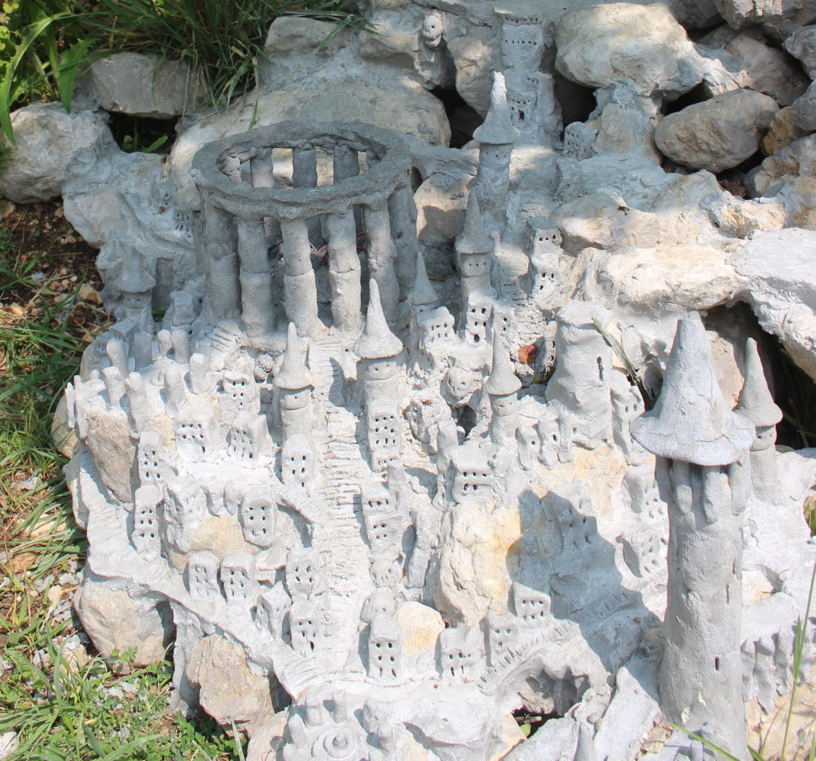 Citadelle de Monthoux maisons